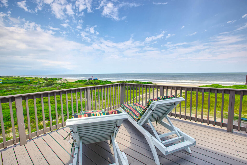 Oceanfront Bliss: Wake Up to the Waves in Crystal Beach