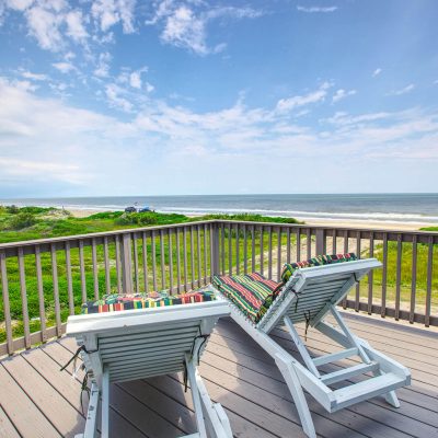 Oceanfront Bliss: Wake Up to the Waves in Crystal Beach